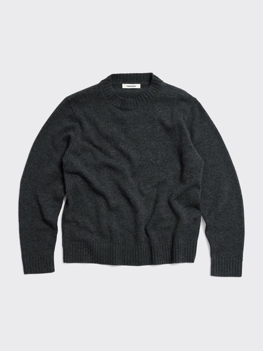 fluffig tröja med logotyp och rund halsringning